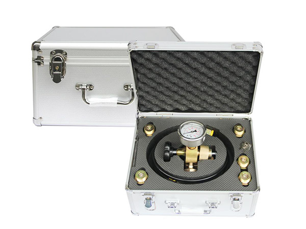 蓄能器廠家簡述充氮車使用過程中注意哪些？